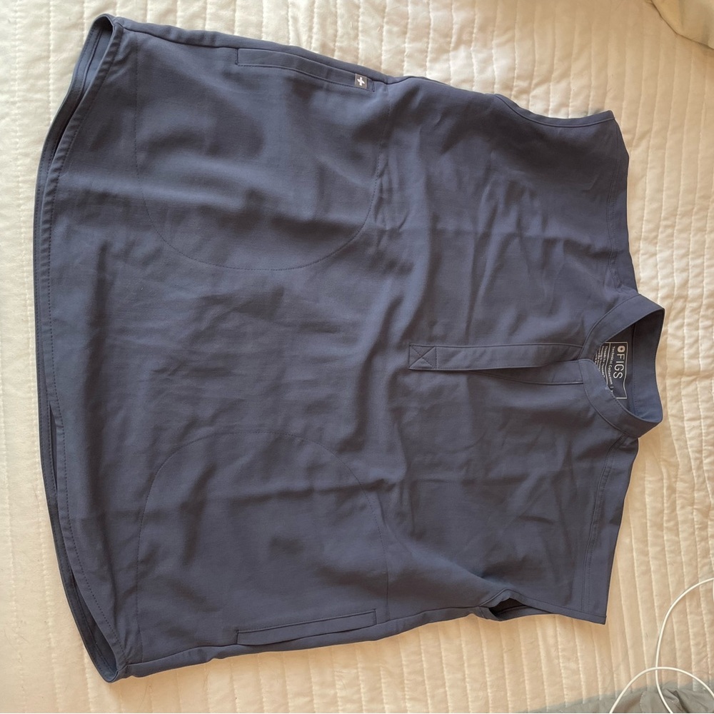 Figs scrubs- both pants and top are xs